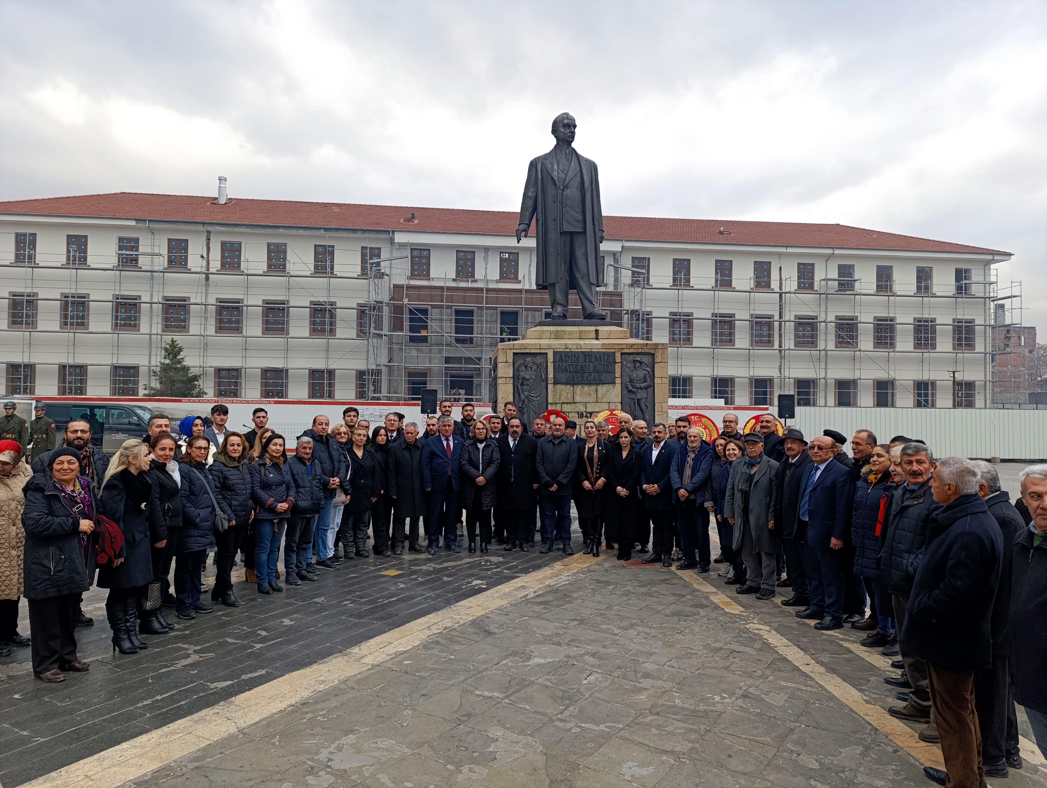 CHP MALATYA IL ÖRGÜTÜ ISMET INÖNÜYÜ ANDI